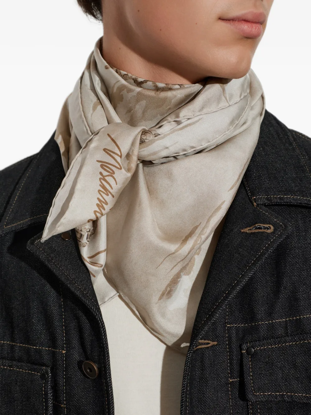 Moschino Zijden sjaal Beige