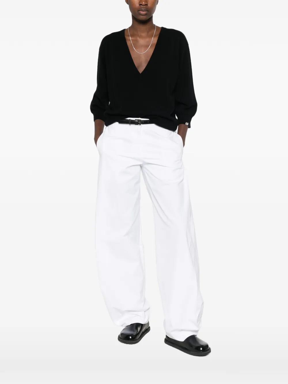 extreme cashmere Pearl trui met V-hals en cropped mouwen Zwart