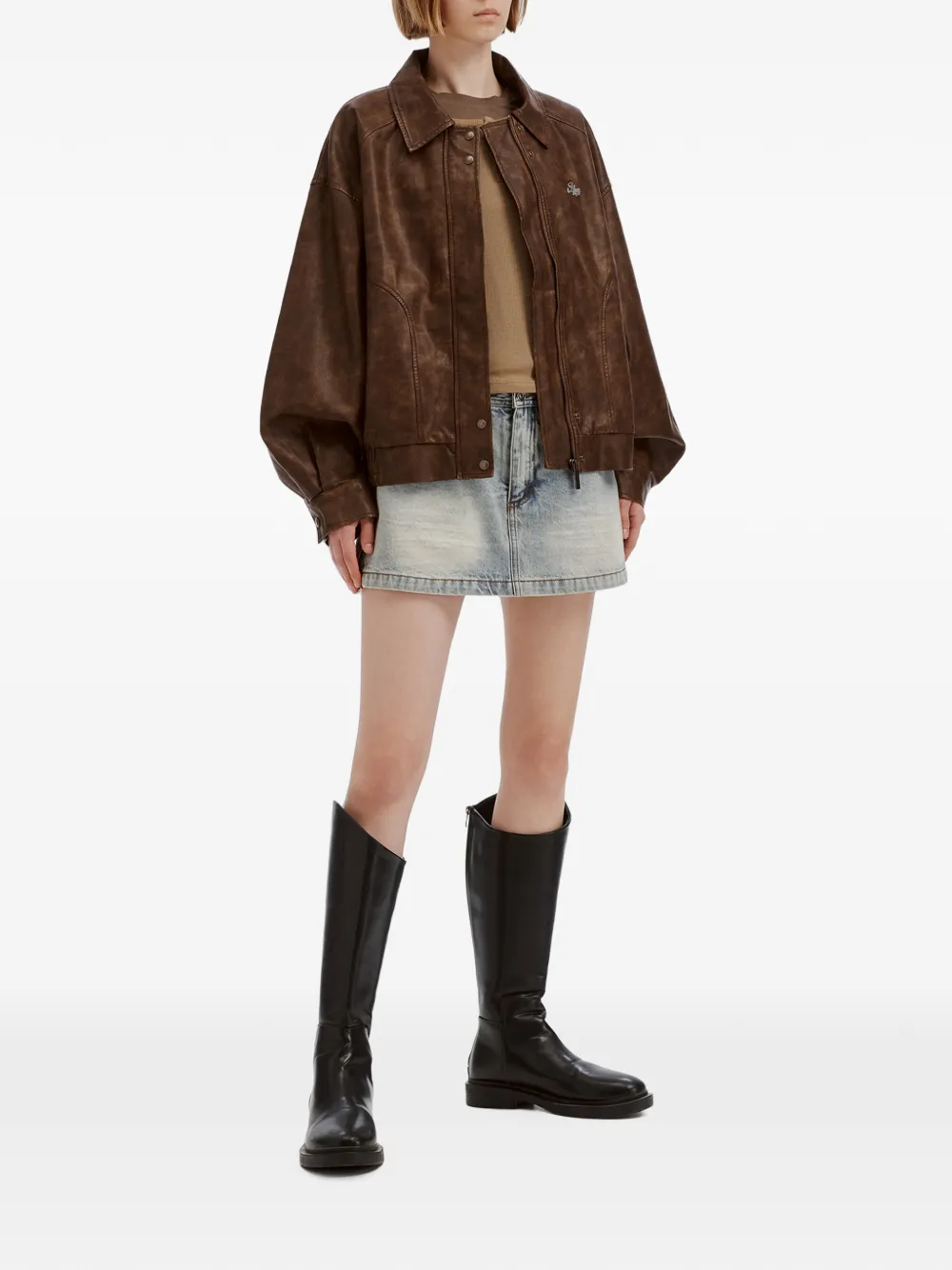 izzue Oversized jack met logoplakkaat Bruin