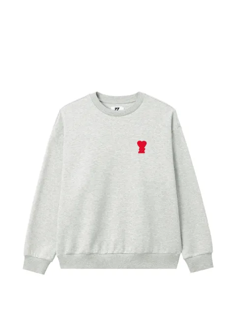 izzue heart-patch sweater