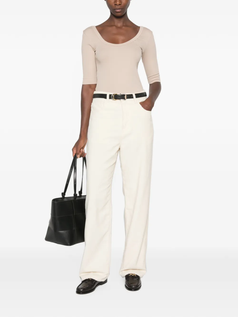 Brunello Cucinelli T-shirt met diepe ronde hals en elleboogmouwen Beige