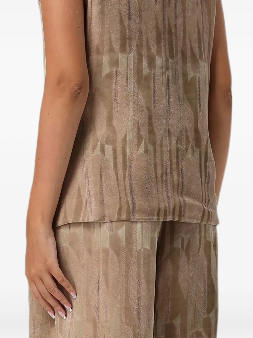 Emporio Armani Gilet met dubbele rij knopen en ovaal jacquard Bruin