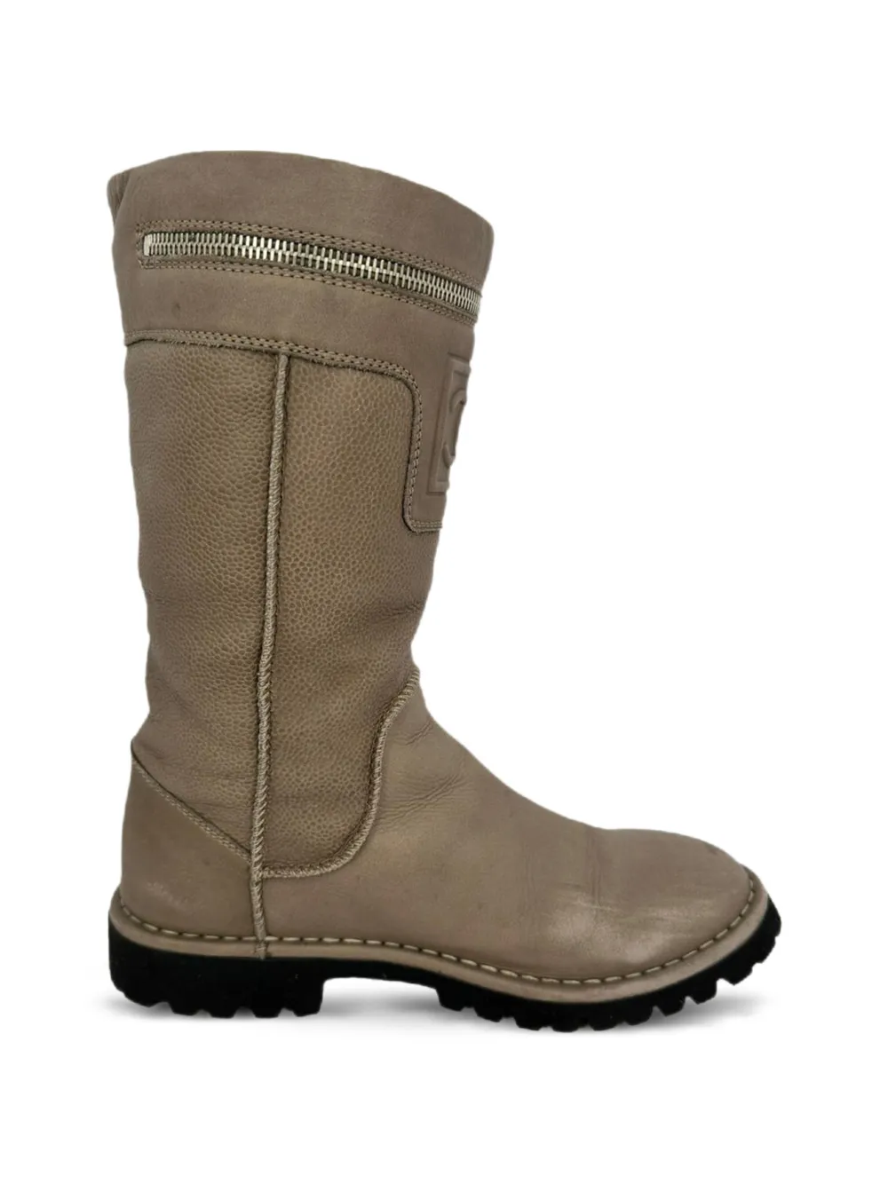 CHANEL Pre-Owned CC embossed motorcycle boots - Nude