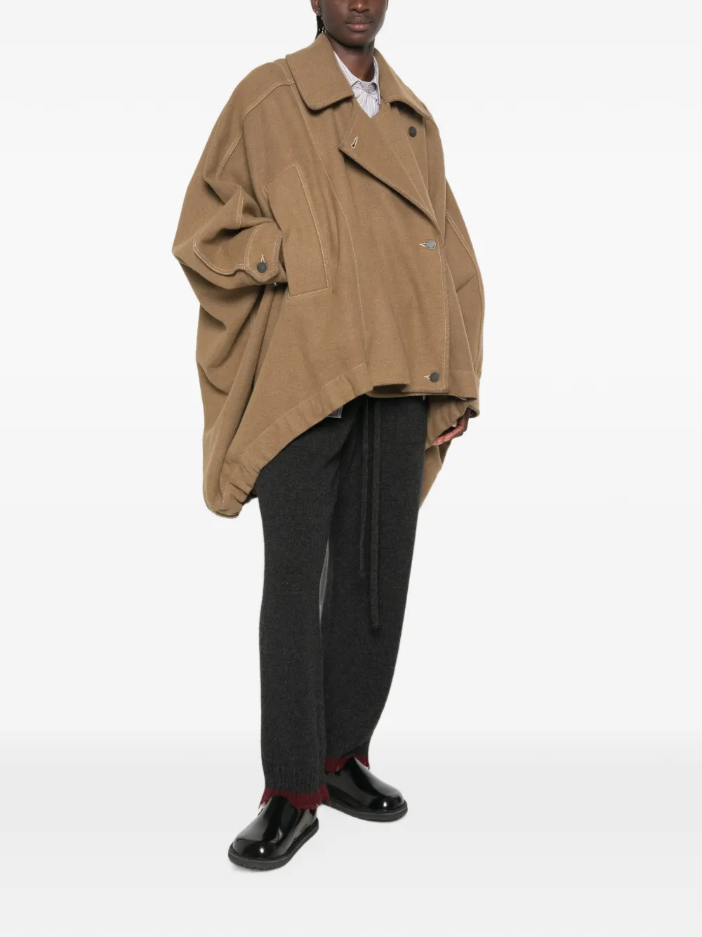 Uma Wang Oversized cape met asymmetrische zoom Bruin