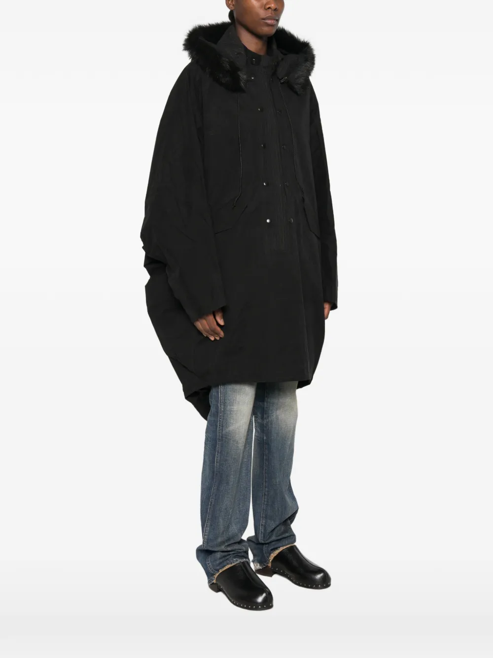 Kiko Kostadinov Bittern poncho met capuchon en afwerking van imitatiebont Zwart
