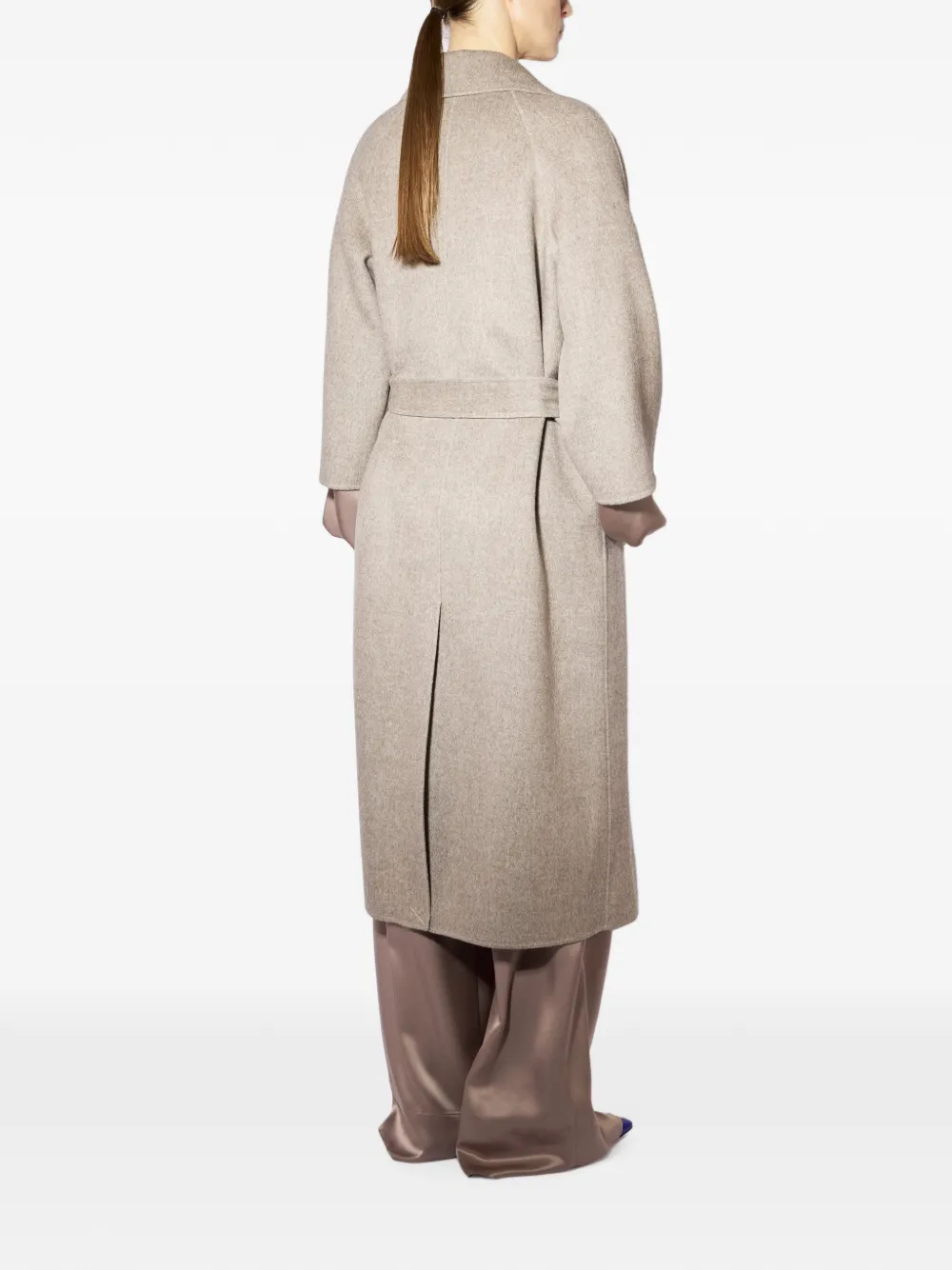 Liviana Conti Jas met gekerfde revers en ceintuur Beige