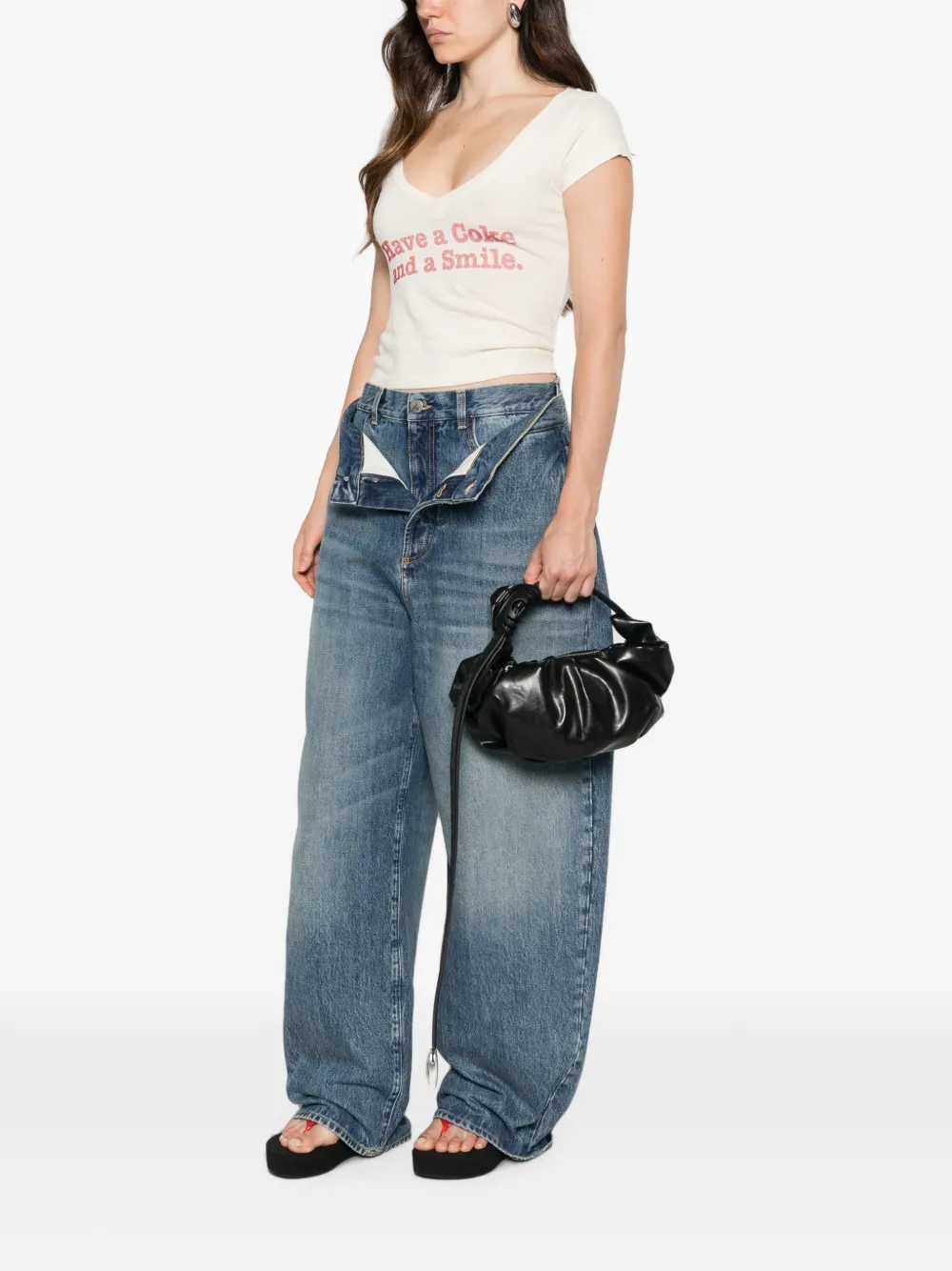 RE DONE x Coca Cola T-shirt met V-hals en tekst Beige