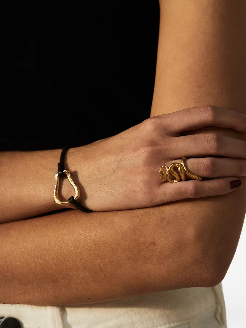 Alighieri The Link of Wanderlust Bracelet in Gold, view 2