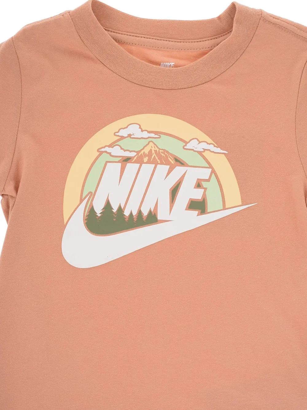 Nike Kids Wilderness logo-print T-shirt Bruin