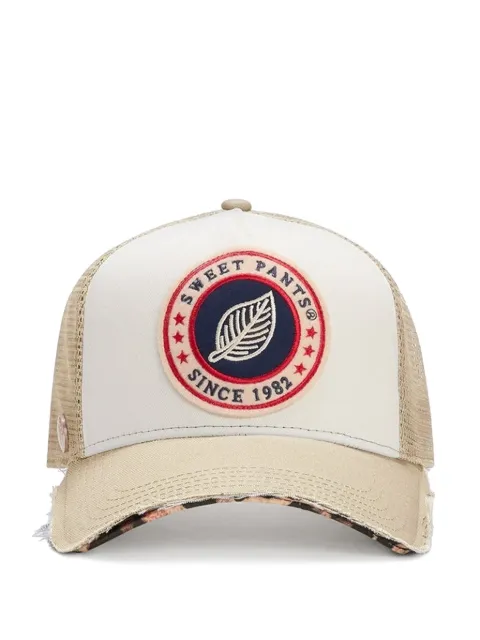 SWEET PANTS Clay logo-patch trucker cap
