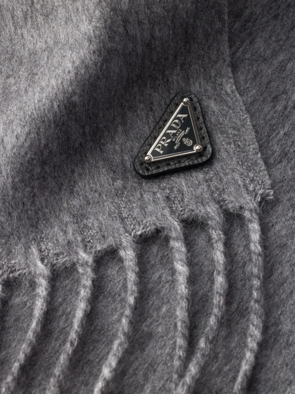 Prada Sjaal met logopatch Grijs