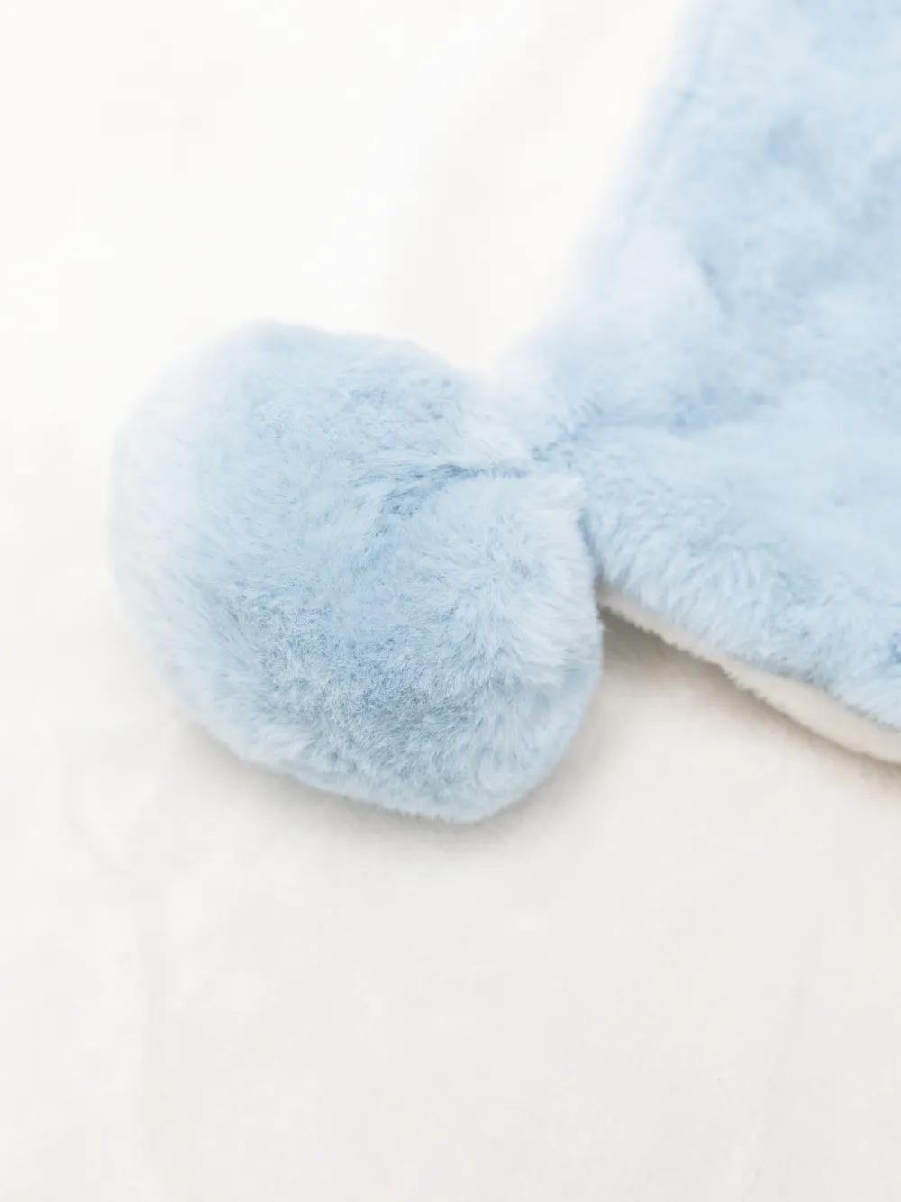 Mayoral Deken van imitatiebont met pompon Blauw