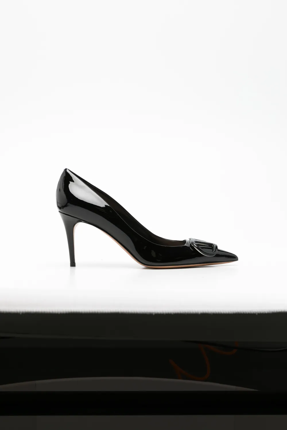 Valentino Garavani Vlogo Signature Patent Leather Pumps In Black