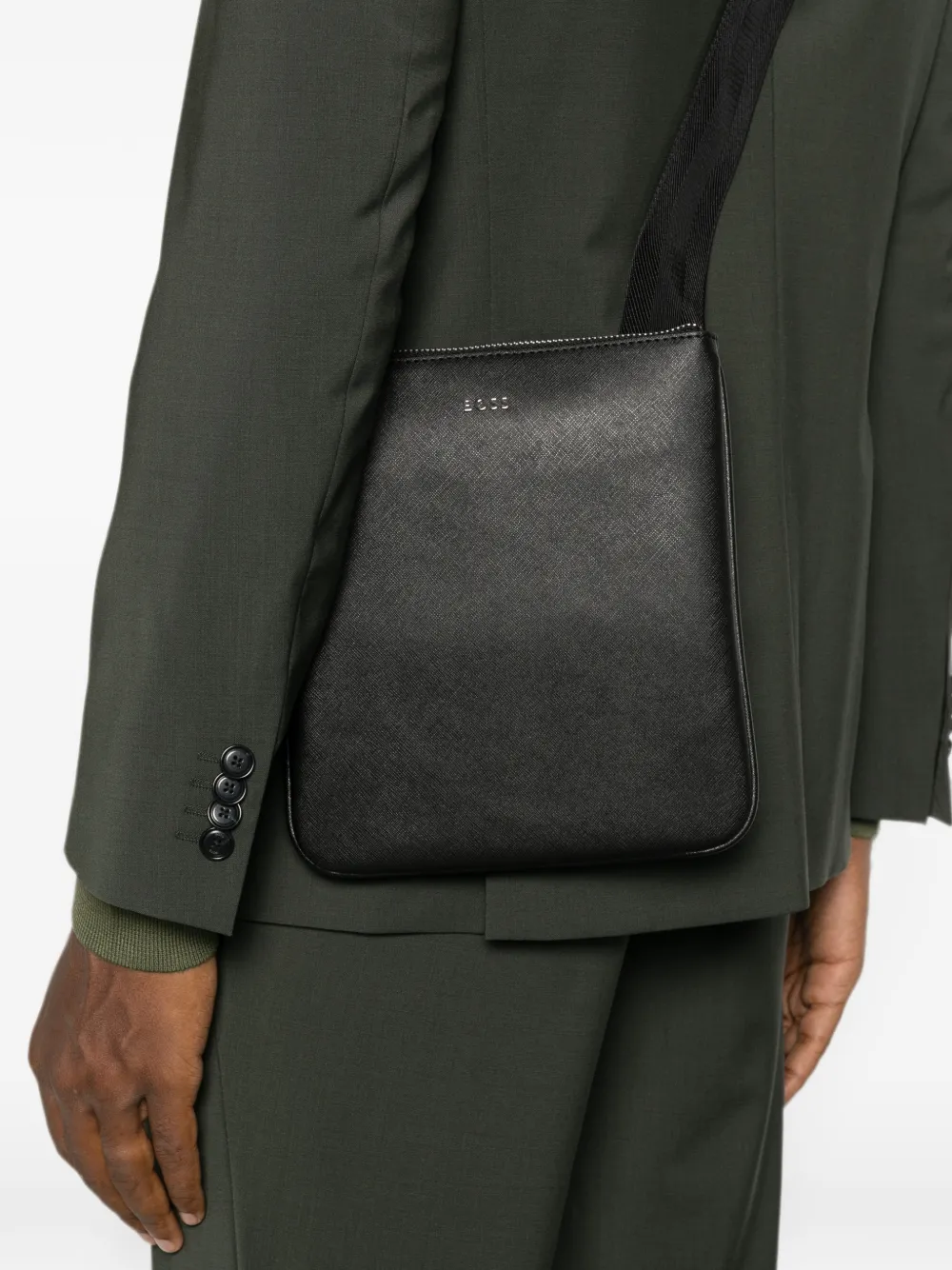 BOSS Schoudertas met logo-plakkaat en saffiano-effect Zwart