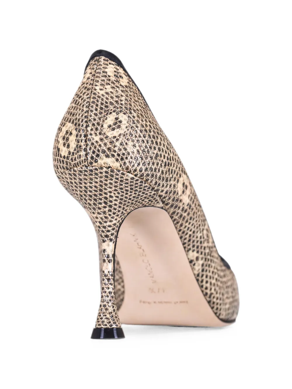 Manolo Blahnik Berry pumps met hagedissen-effect en uitgesneden details Beige