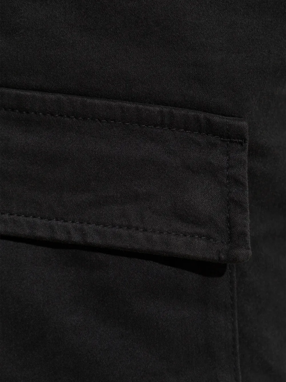 C.P. Company Cargo broek met logopatch Zwart
