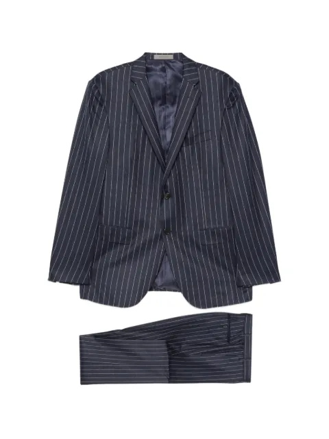 Corneliani traje con motivo de rayas diplomáticas y botones