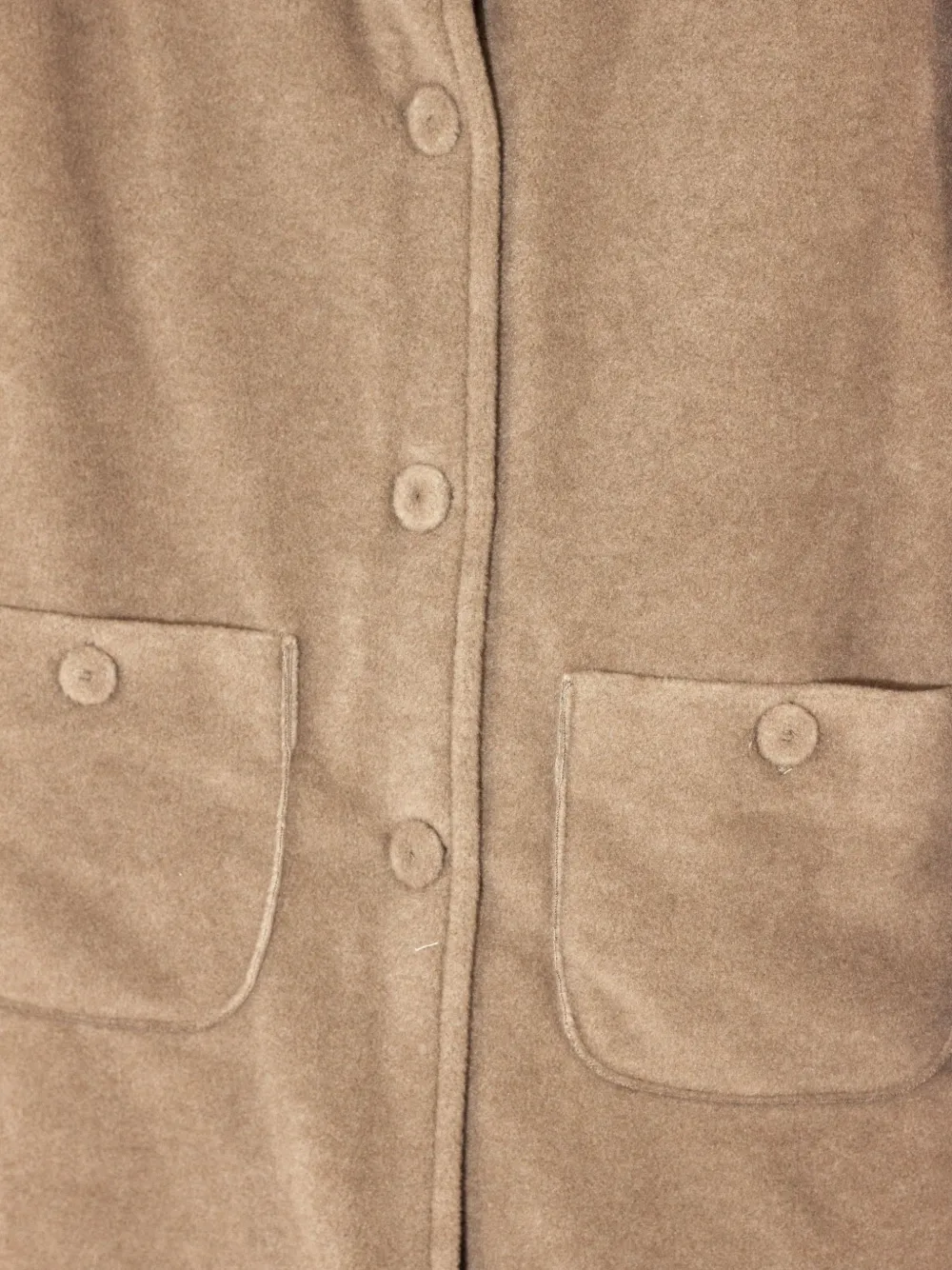 Zhoe & Tobiah Jas met ronde kraag en knopen Beige