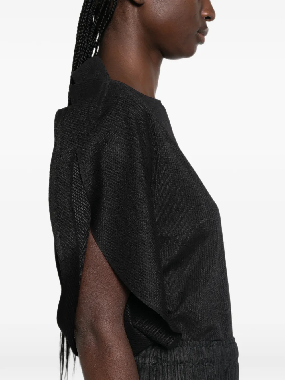 Pleats Please Issey Miyake Geplooid T-shirt met capemouwen Zwart