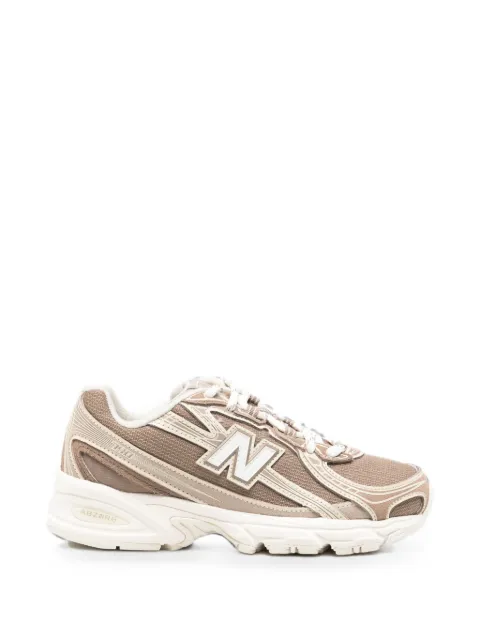 New Balance 패널 로고 패치 스니커즈