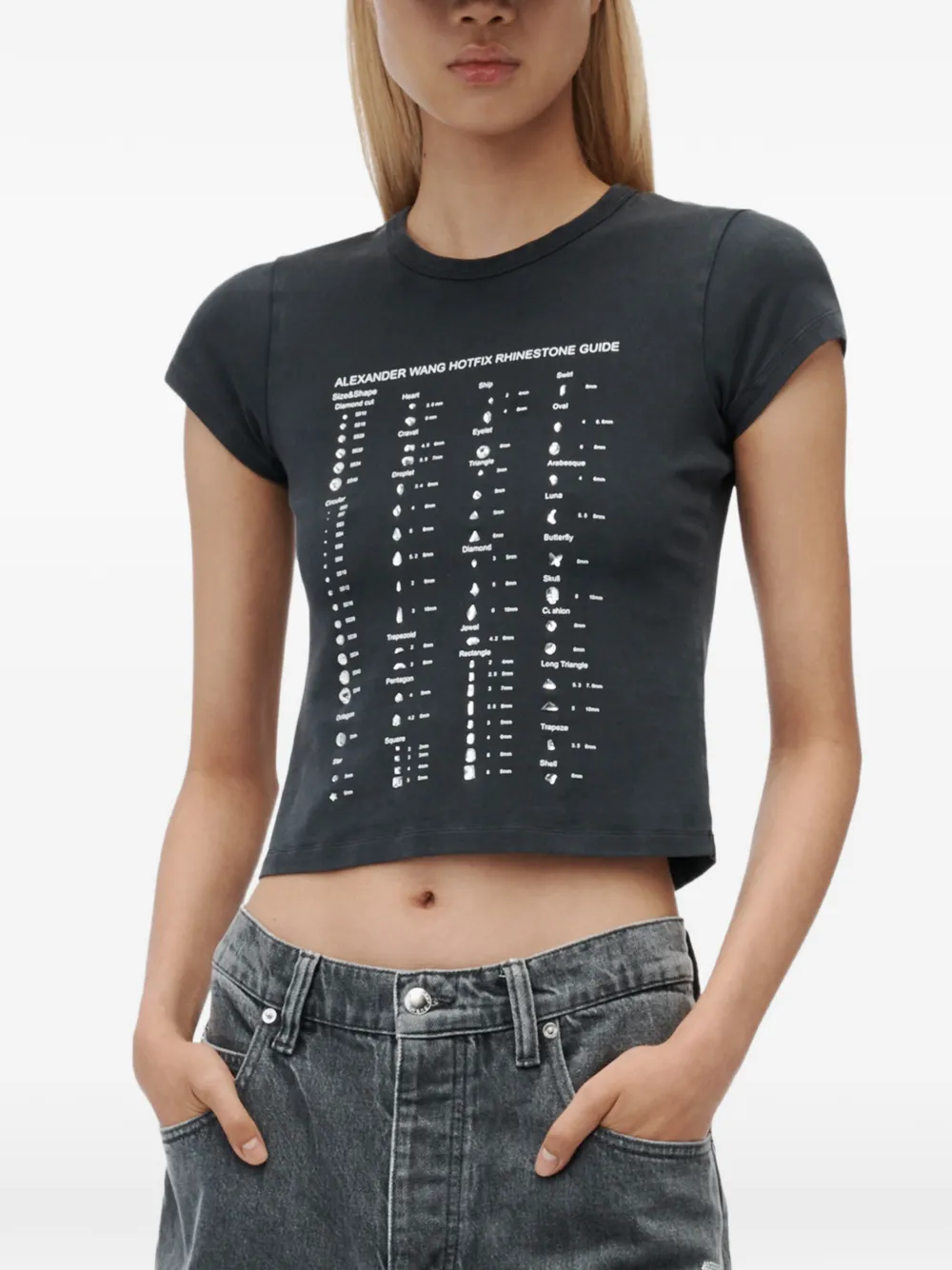 Alexander Wang Getailleerd SS-T-shirt met hotfix grafische kaart Grijs