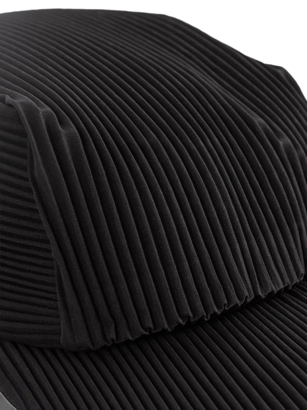 Pleats Please Issey Miyake Geplooide pet Zwart
