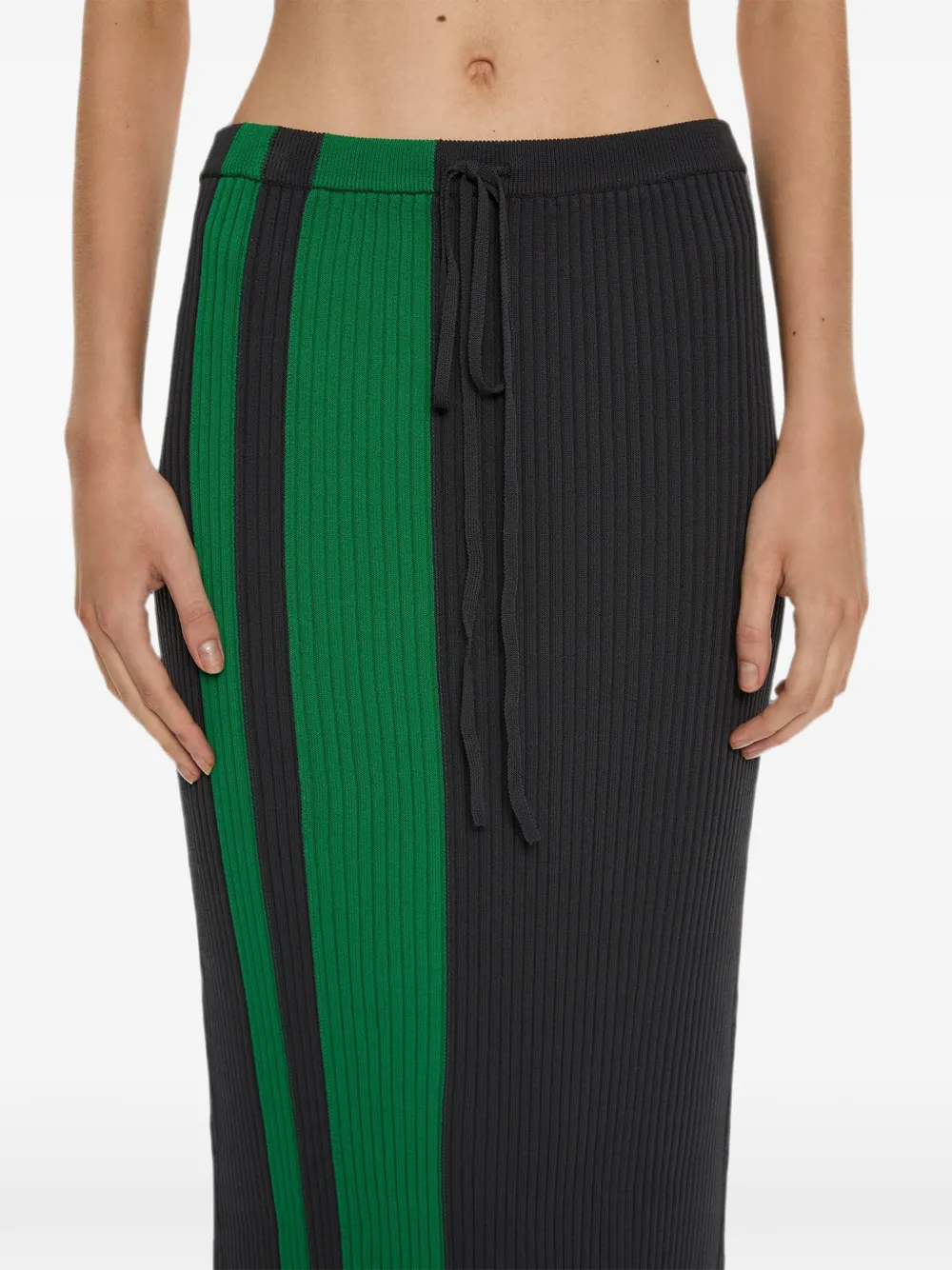 Christopher Esber Mach gestreepte maxi-rok met gestrikte taille Grijs