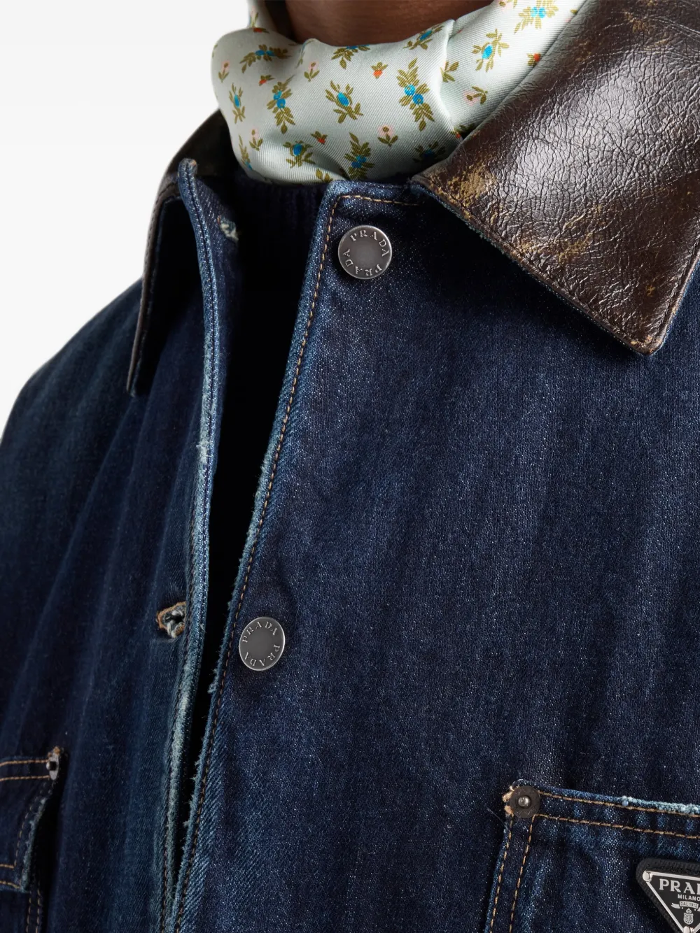Prada Denim trucker jack Blauw