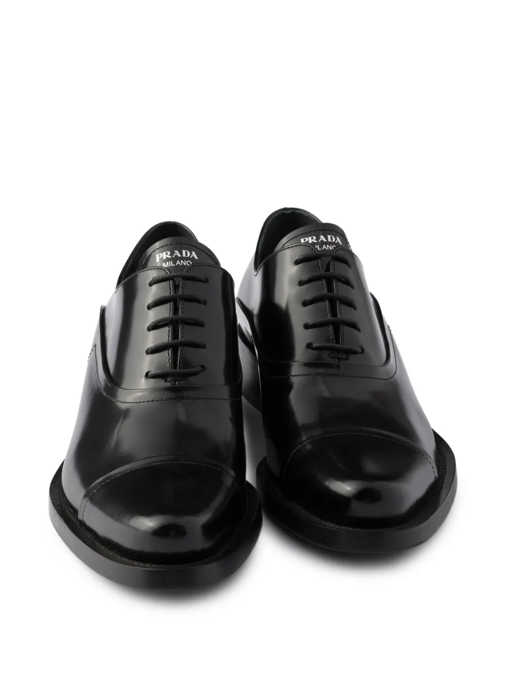 Prada Geborstelde leren veterschoenen Zwart