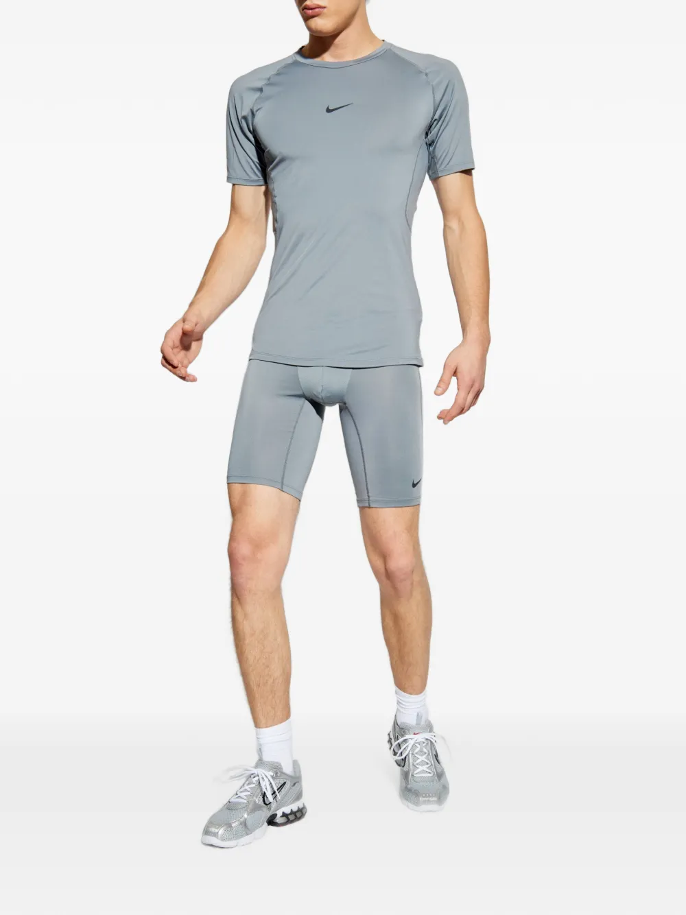 Nike Pro Dri-FIT strakke fitnesstop met korte mouwen Grijs