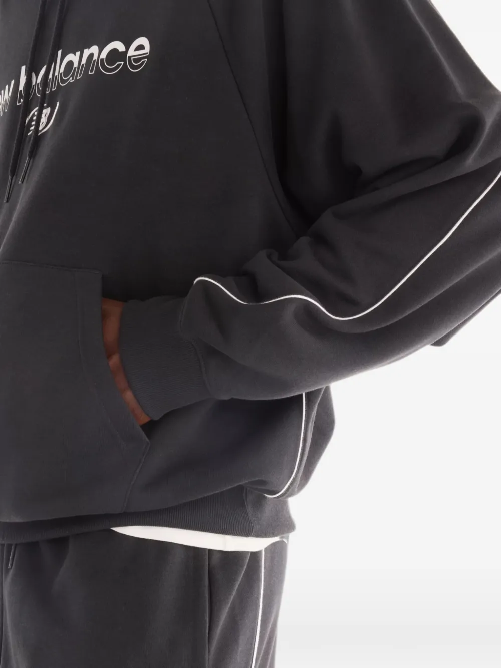New Balance Trackside french-terry crew hoodie Zwart