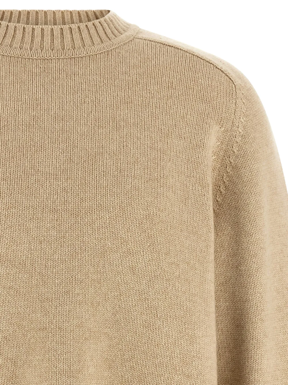 extreme cashmere Ordinary trui met zadelmouwen Beige
