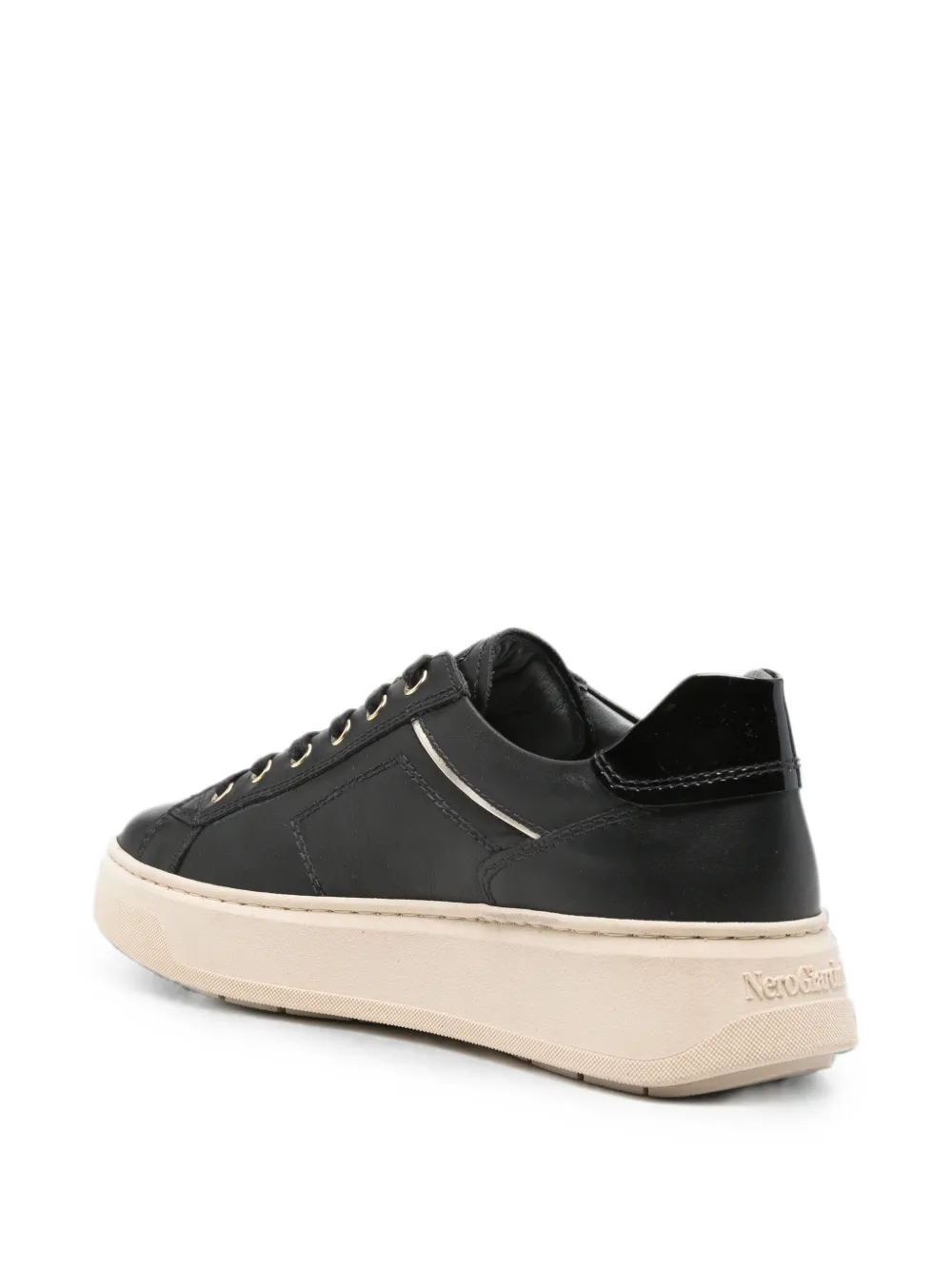 NERO GIARDINI Sneakers met logo amulet Zwart