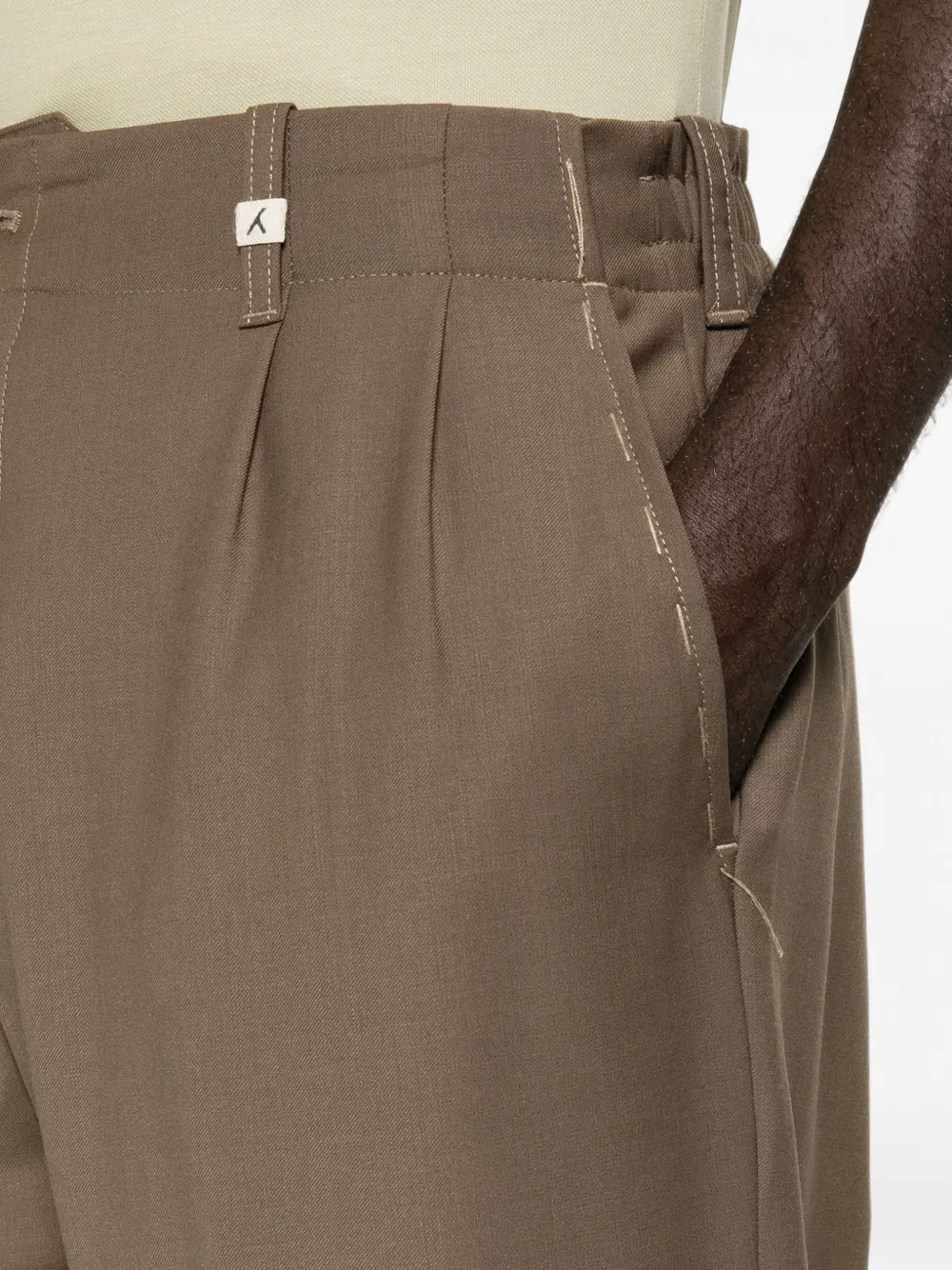 Myths Straight broek met geplooide voorkant Bruin