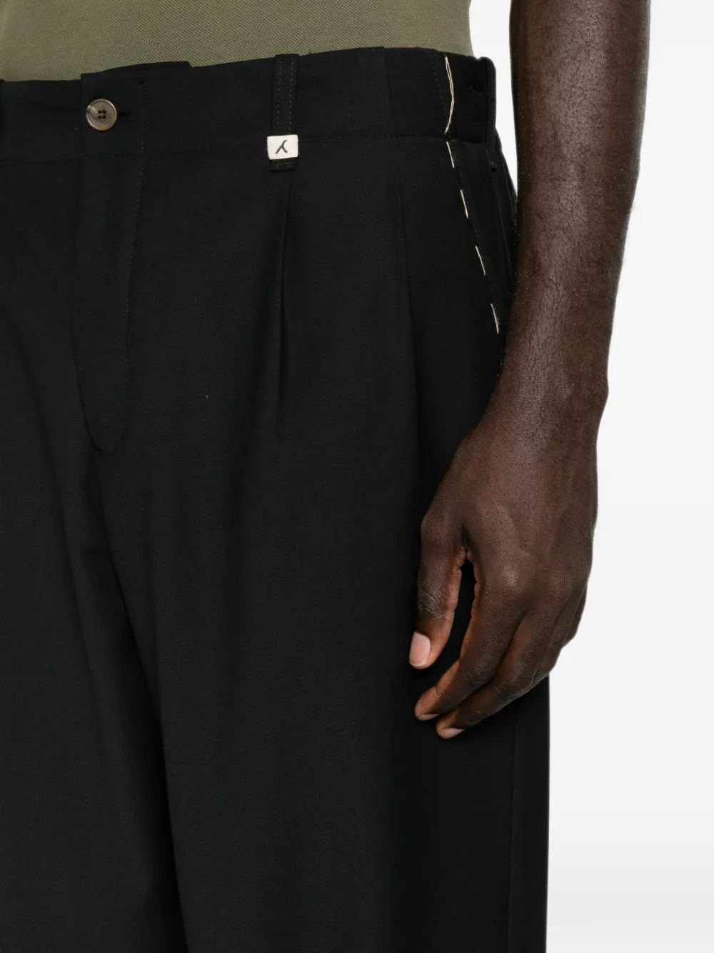 Myths Straight broek met geplooide voorkant Zwart