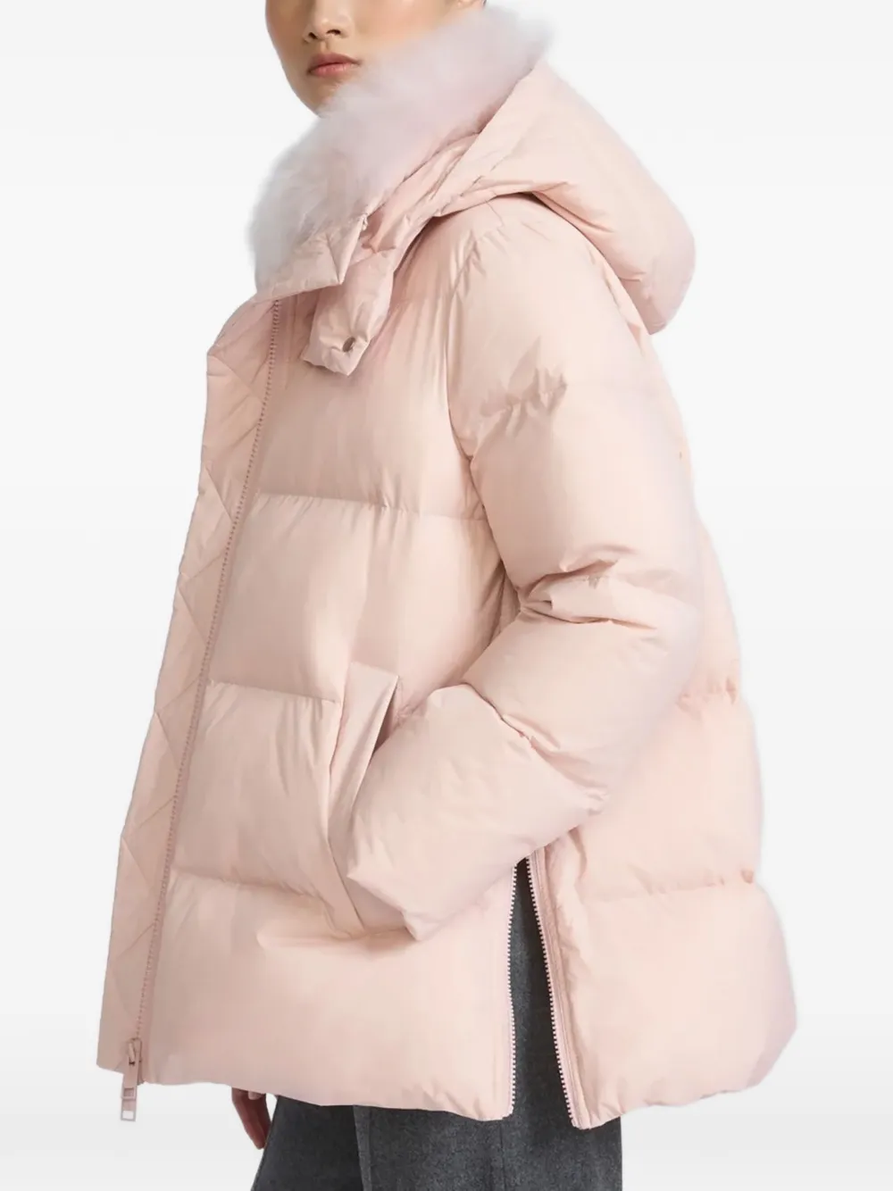 Yves Salomon Jack met capuchon en afwerking Roze