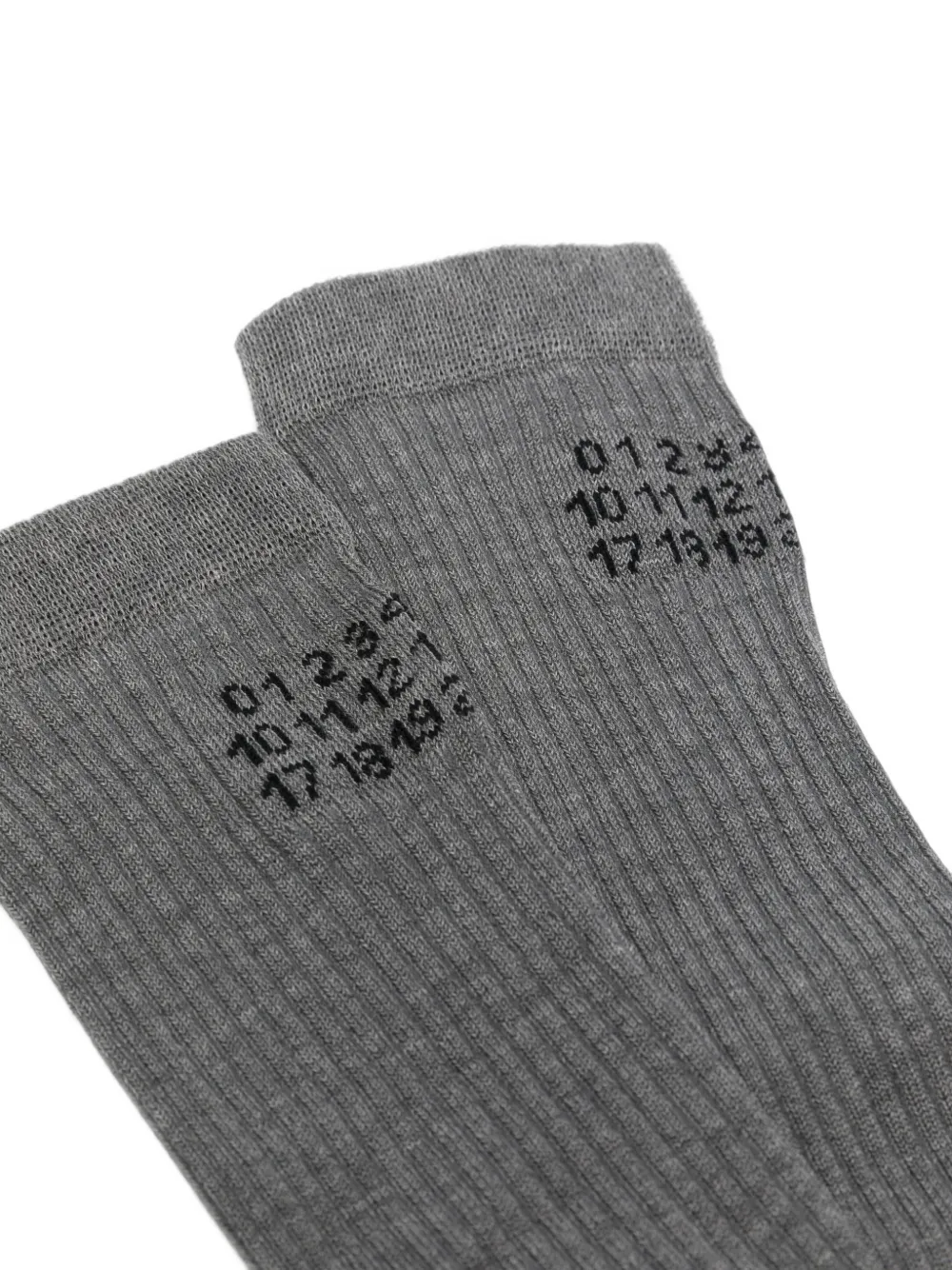 MM6 Maison Margiela Geribbelde sokken met logoprint Grijs