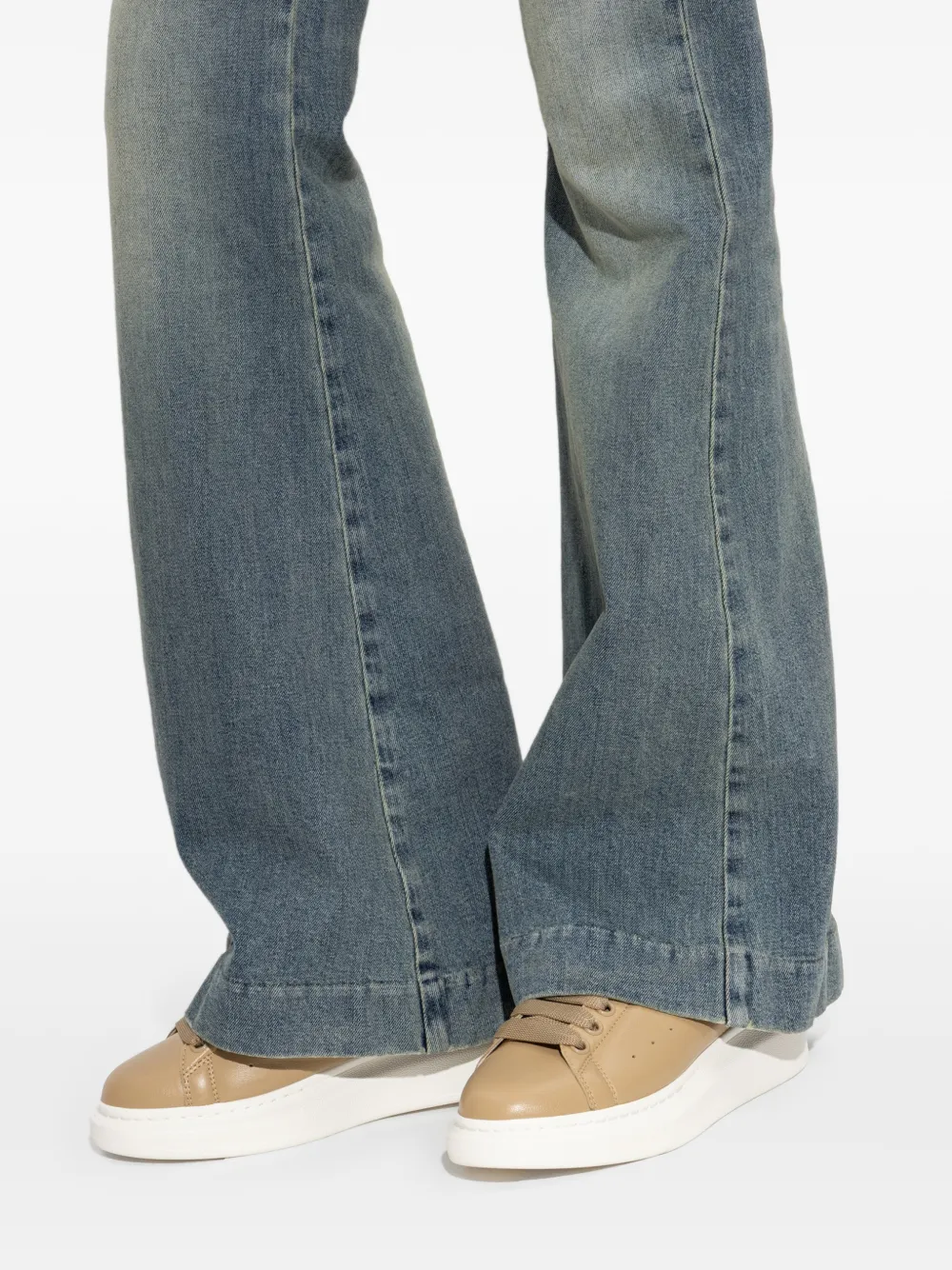 Alexander McQueen Oversized sports shoes Bruin