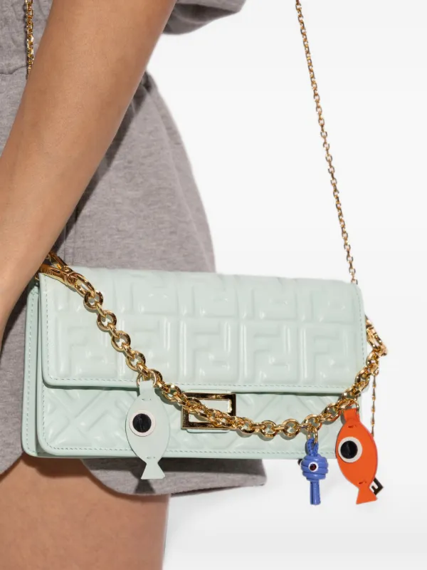 FENDI チェーン フィッシュ チャーム | ゴールドトーン | FARFETCH JP