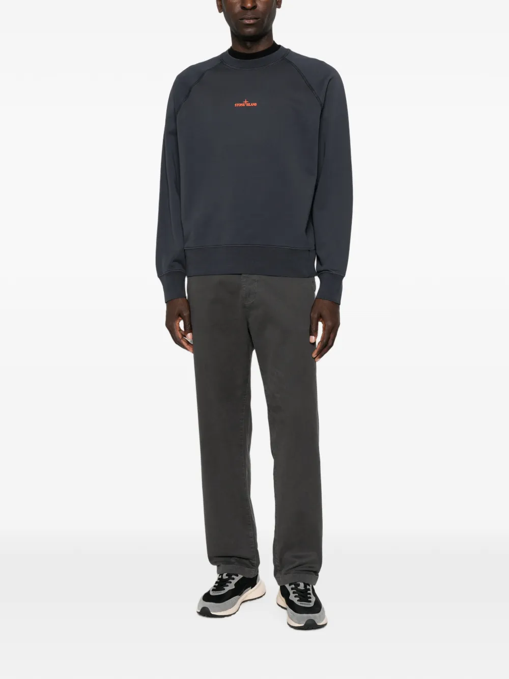 Stone Island 3100030 broek van biologisch stretchkatoen met gebroken keperbinding en 'oud' effect Grijs