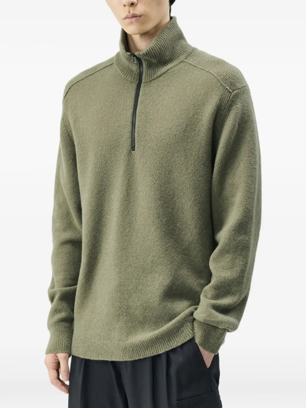 C.P. Company Metropolis Series bouclè extrafine merino half zip logo sweater Groen