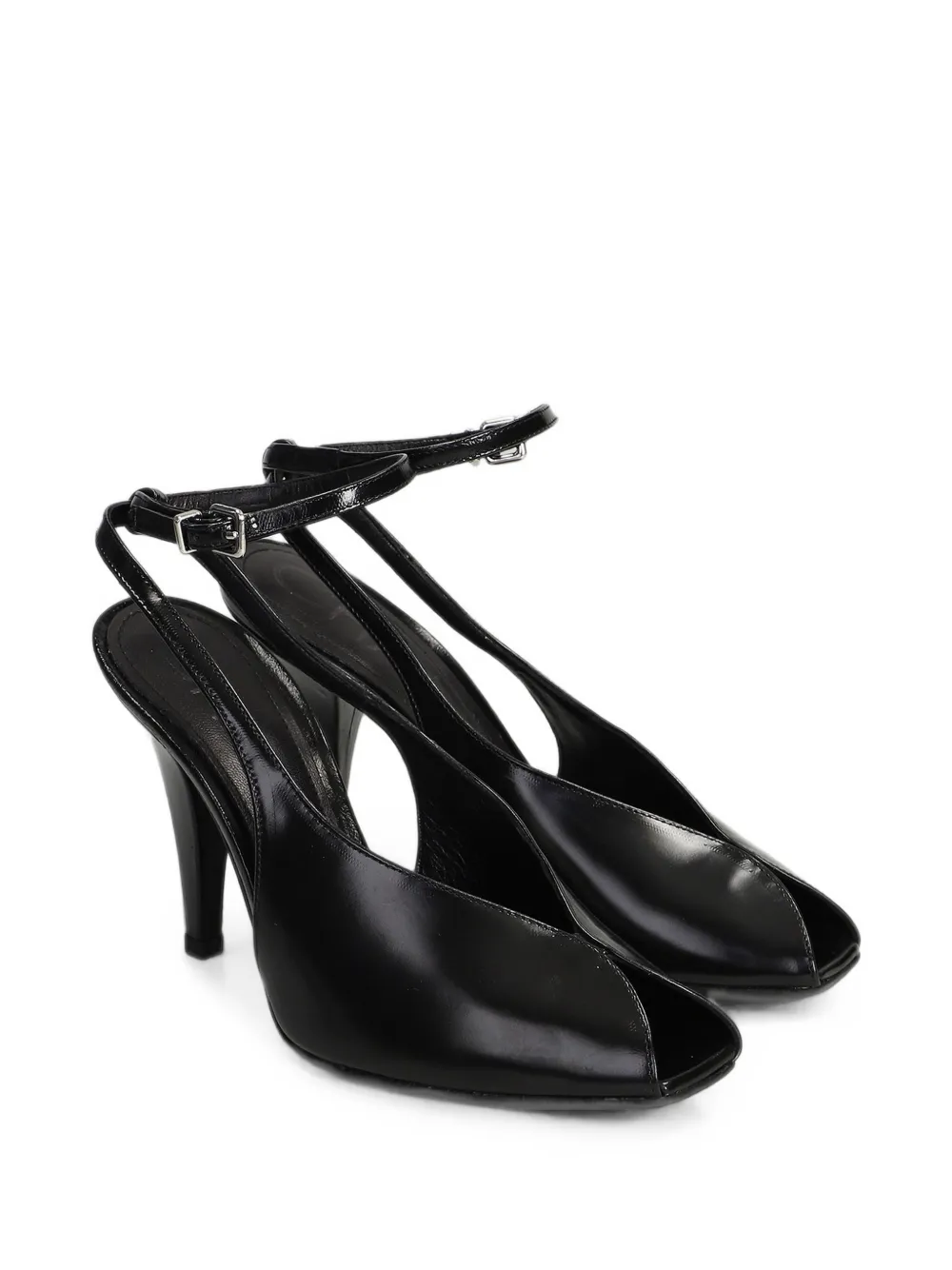 Chantal Pumps met open neus en gespsluiting Zwart