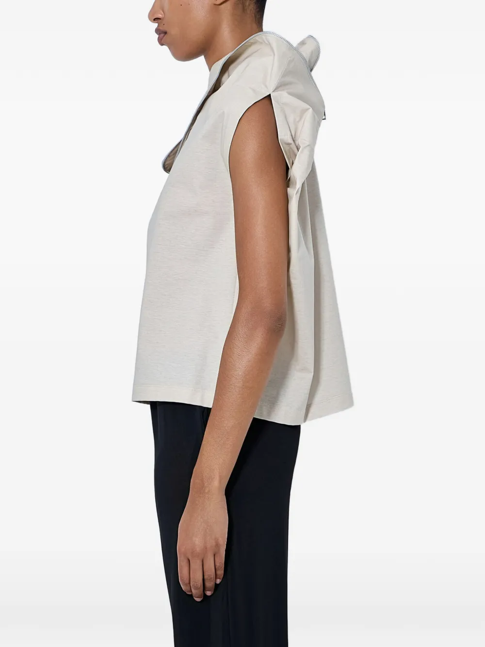 Issey Miyake Asymmetrische top met ritsdetail Beige