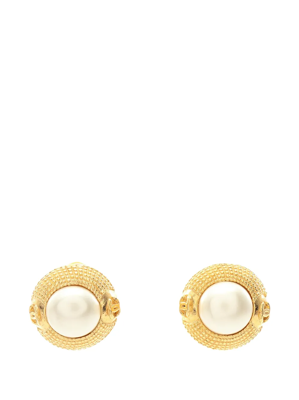 CHANEL Pre-Owned 1970-1980 CC Gold Plated Faux Pearl Clip On Earrings costume earrings - Oro