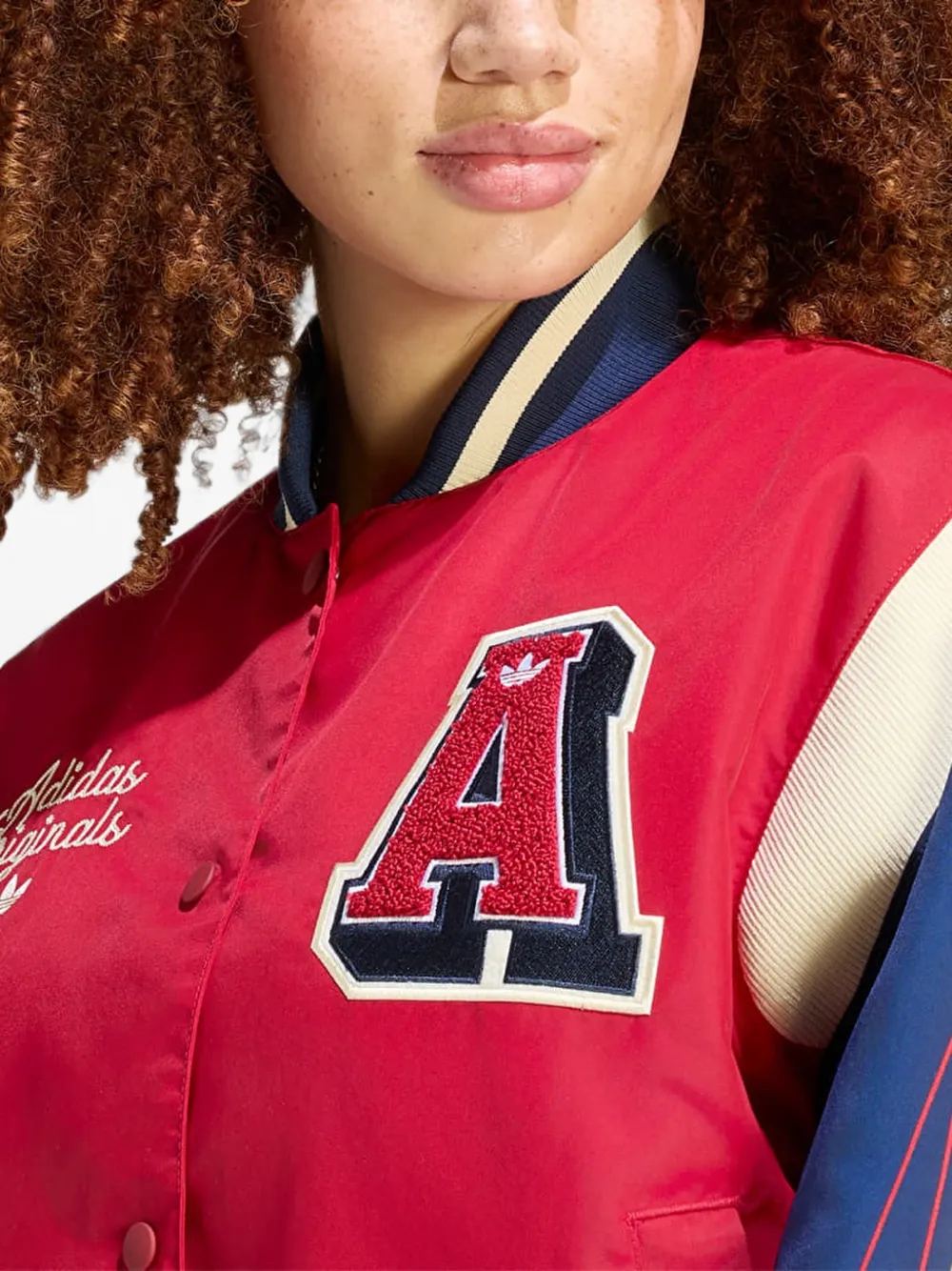 adidas bomber jacket with badges Rood