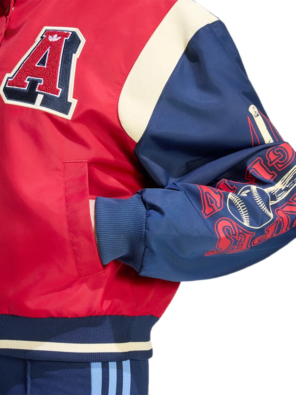 adidas bomber jacket with badges Rood