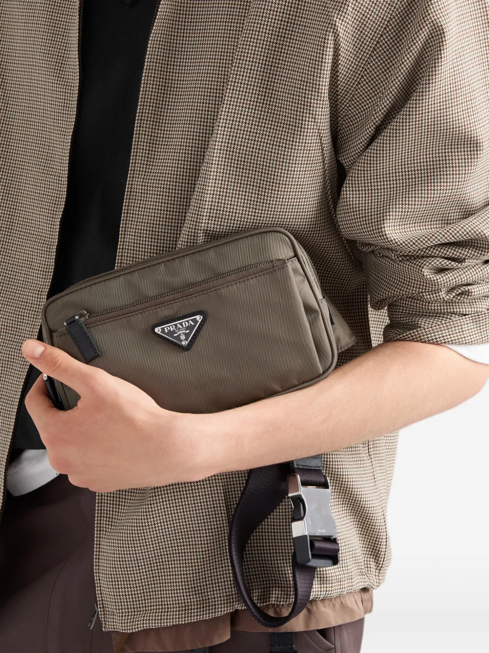 Prada Re-Nylon en Saffiano leren heuptas Grijs