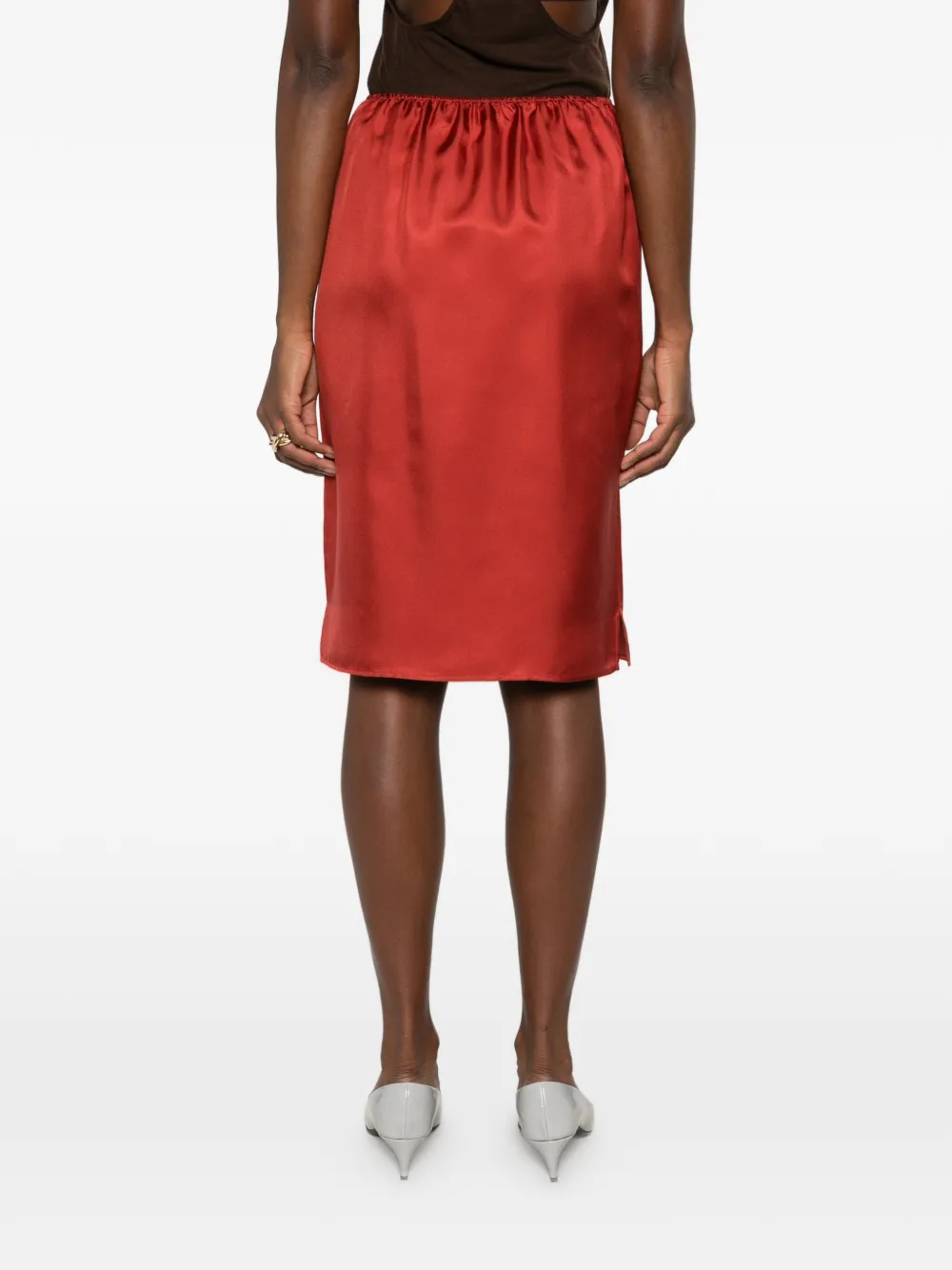 LouLou de Saison satin-finish elasticated-waist midi skirt Rood