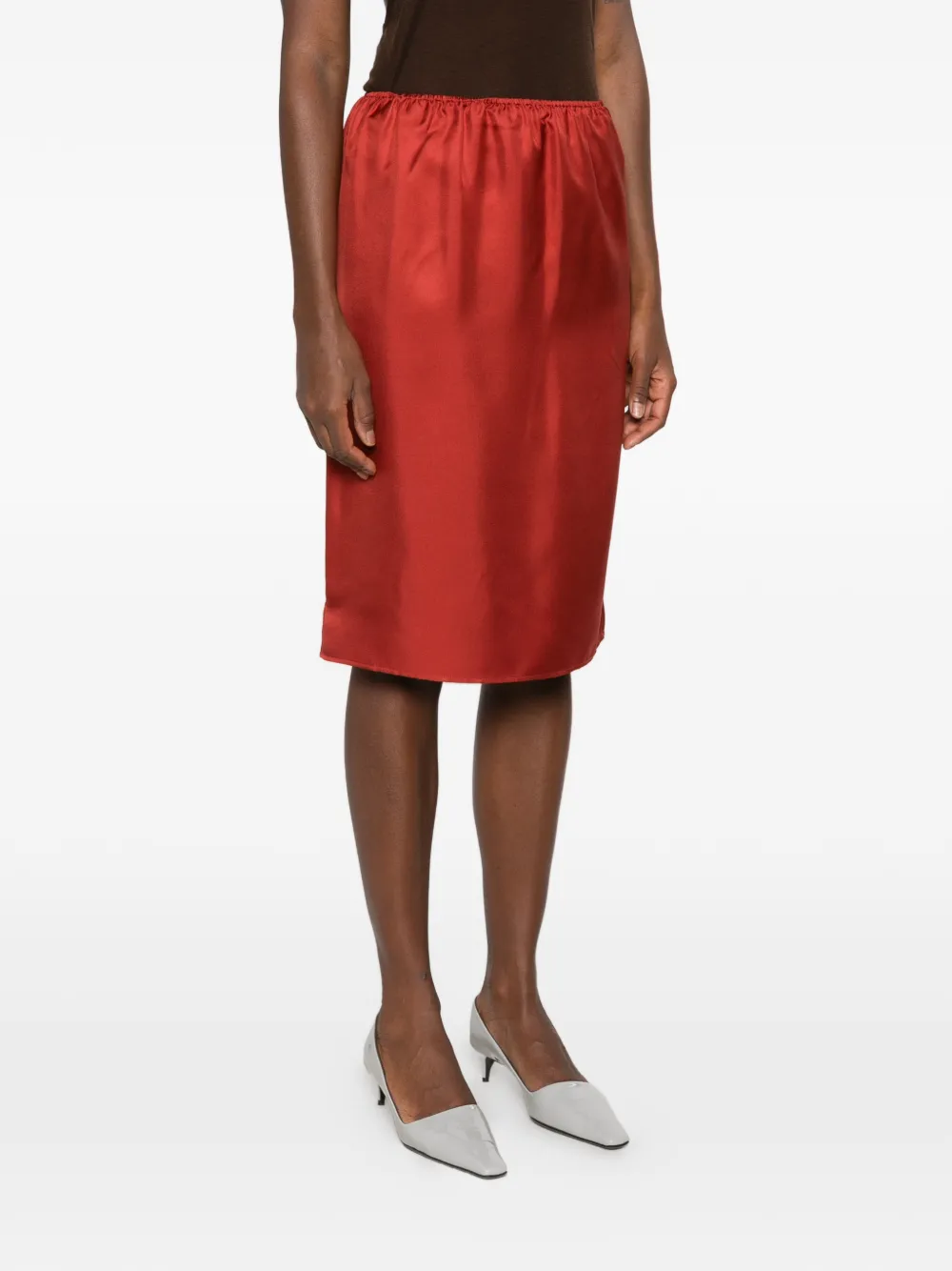 LouLou de Saison satin-finish elasticated-waist midi skirt Rood