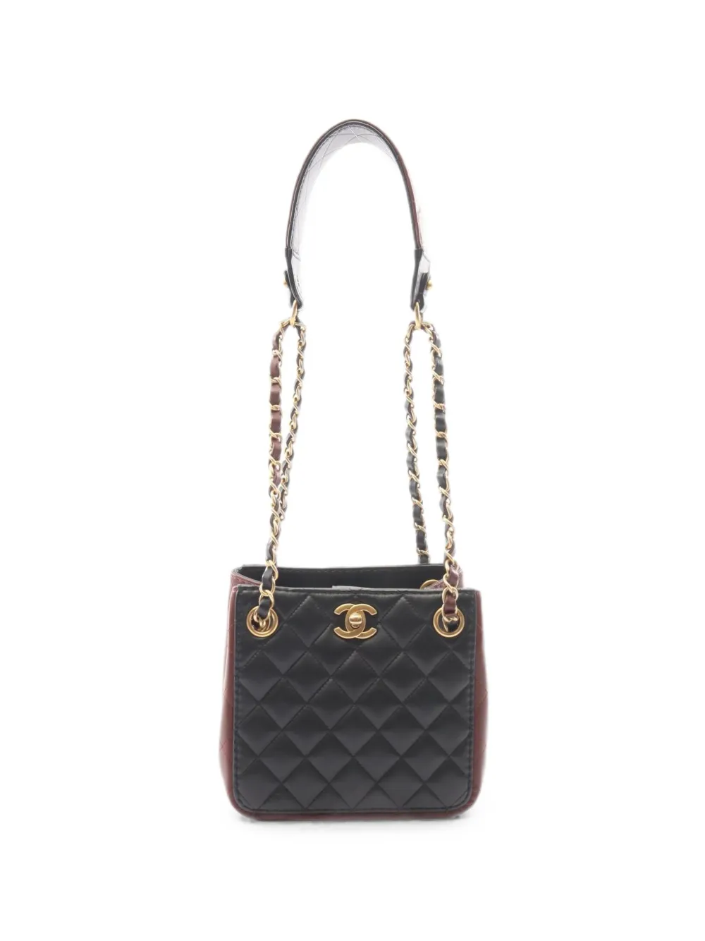 CHANEL Pre-Owned 2020-2021 Matelassé bucket bag - Schwarz